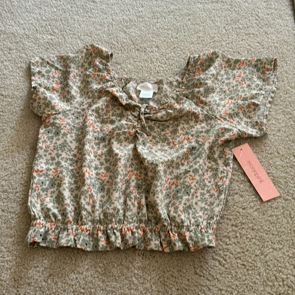 Brand new soft material top for 14 years old - Picture 1 of 5